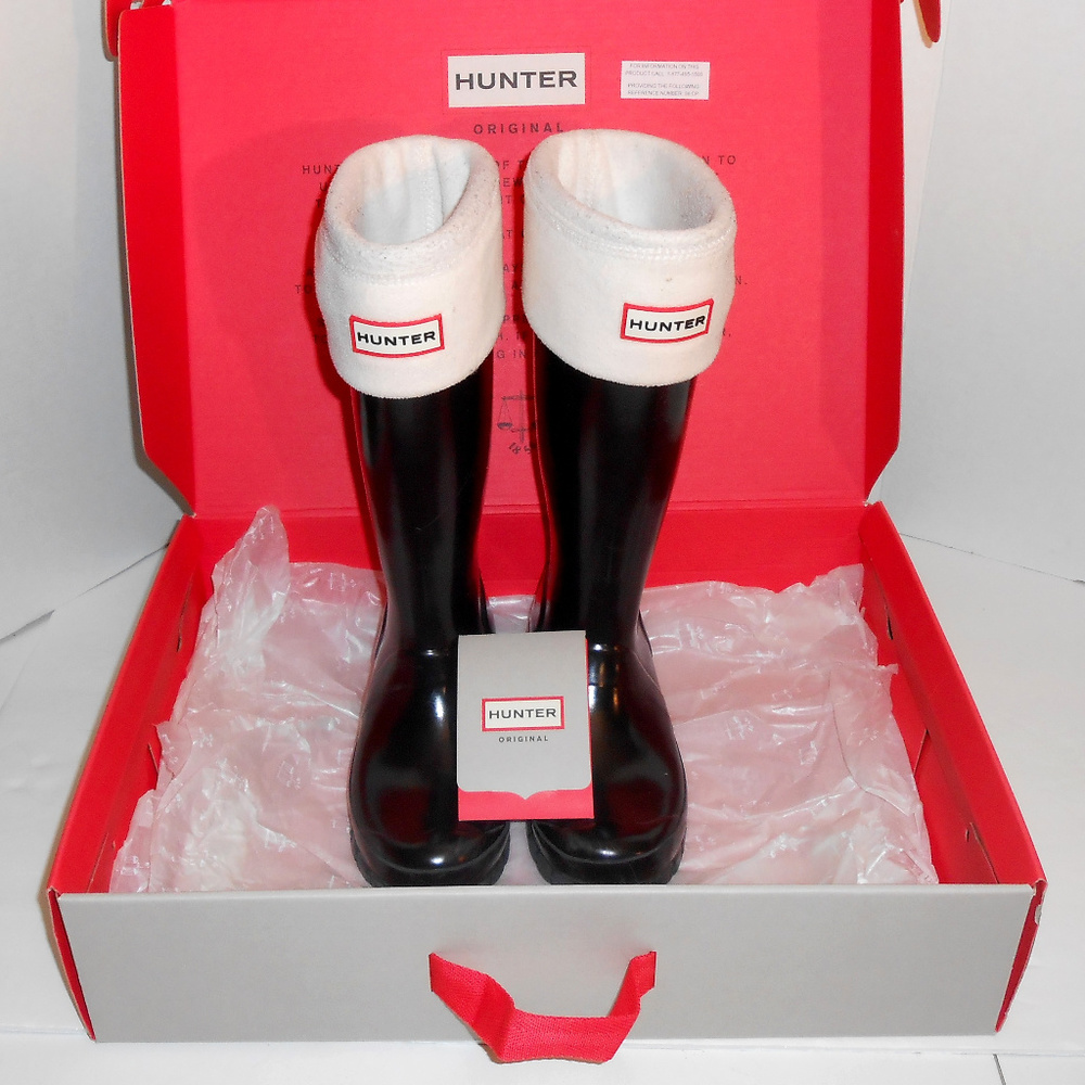 NICE! GIRLS HUNTER BLACK GLOSS BOOTS W/SOCKS!